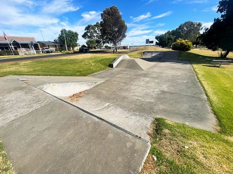 Edenhope Skate Park photo 5