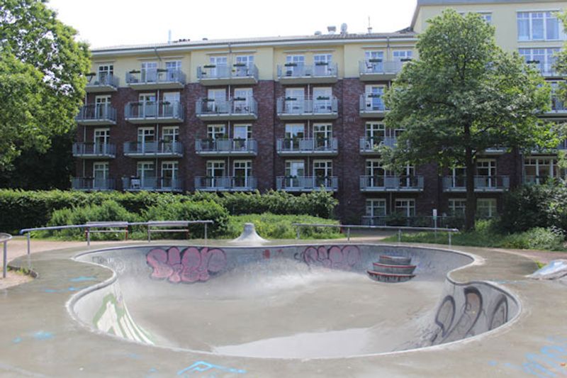 Emilienstrabe Bowl