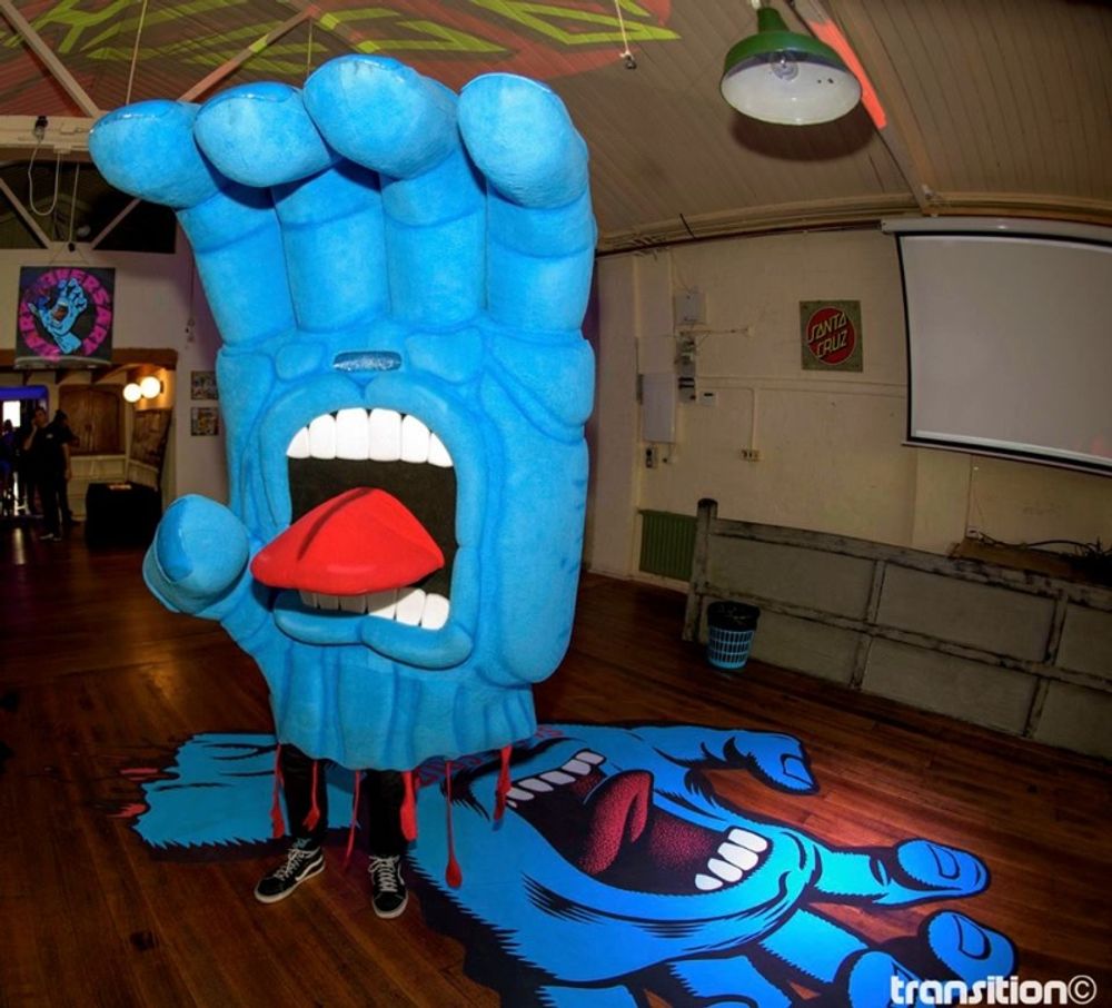 RE: Screaming Hand Art Show Oz