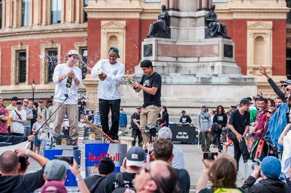 Tommy Fynn Wins Hold the LIne