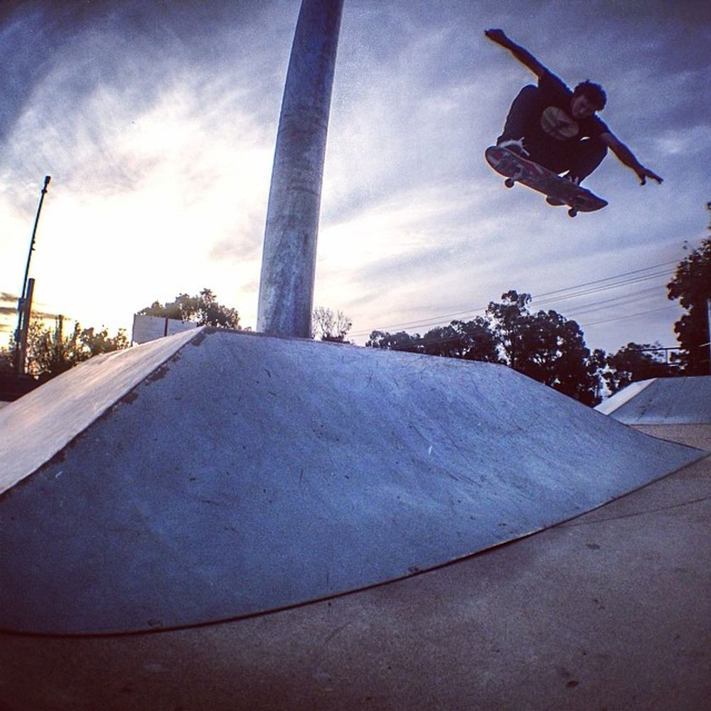 Tweaked ollie #skateboarding #