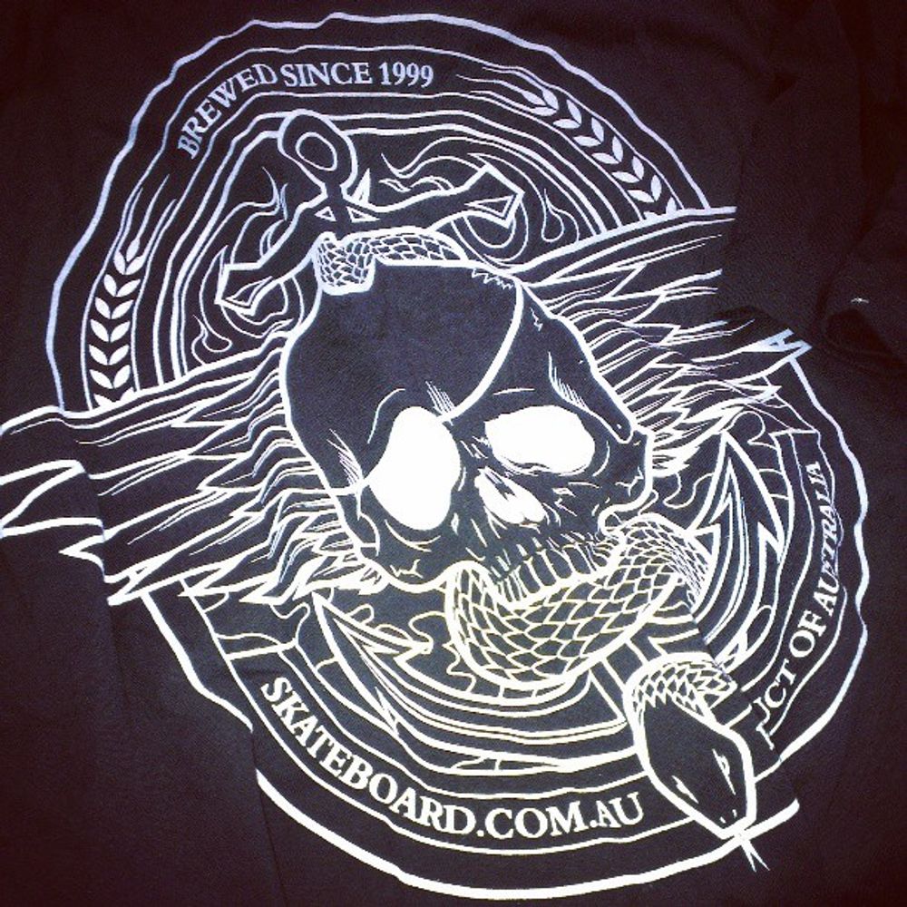New fresh tee! Cheers @skatebo