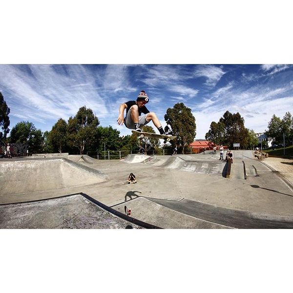 @beau__kelly fs ollie #skatebo