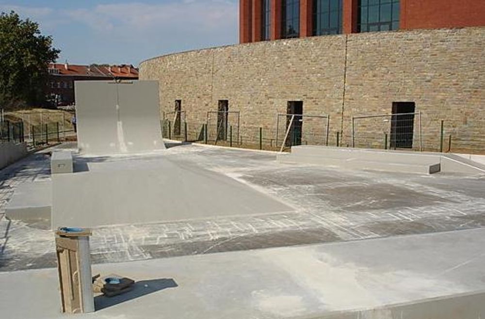 RE: Shit I would like to skate.