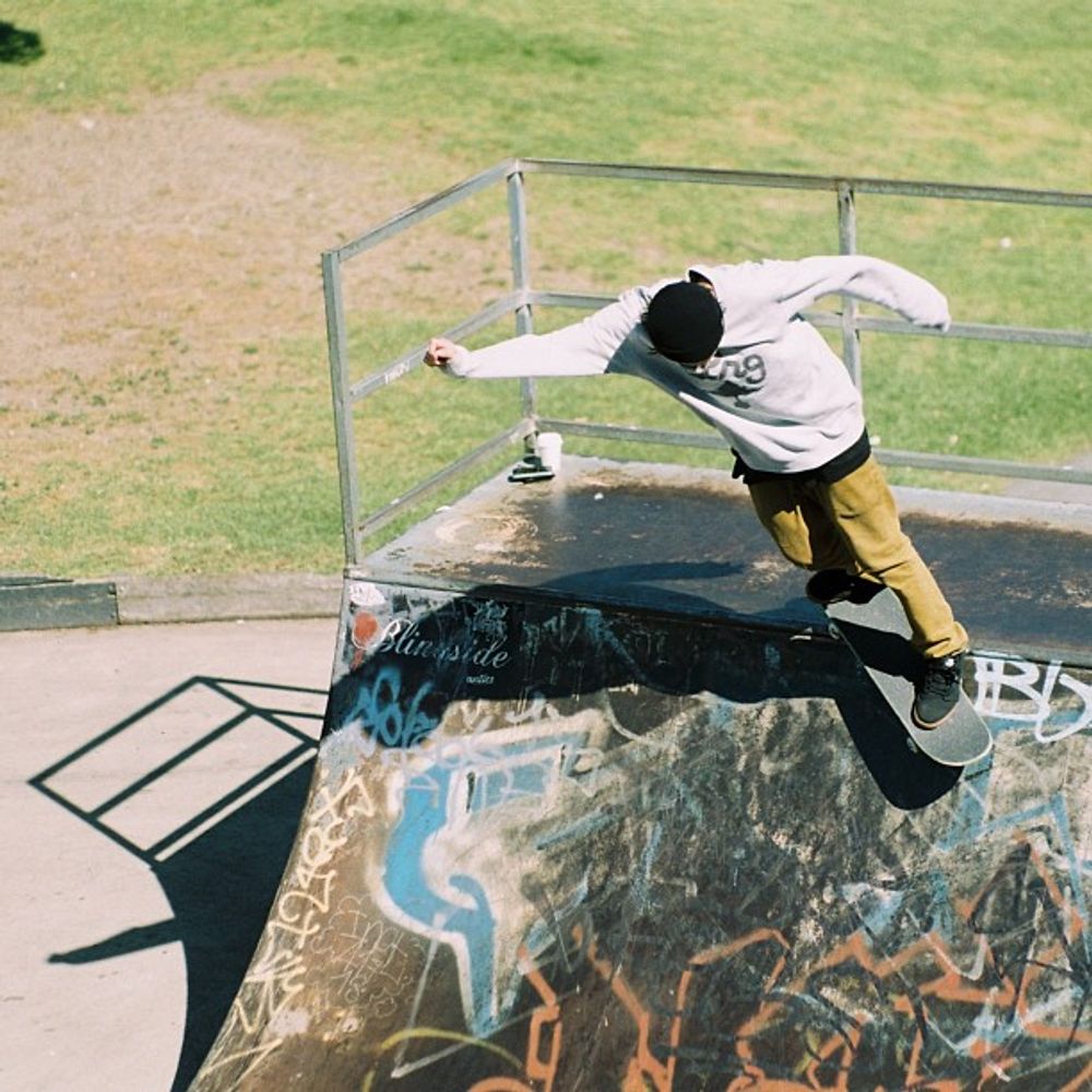 Cheeky back smiths before mid