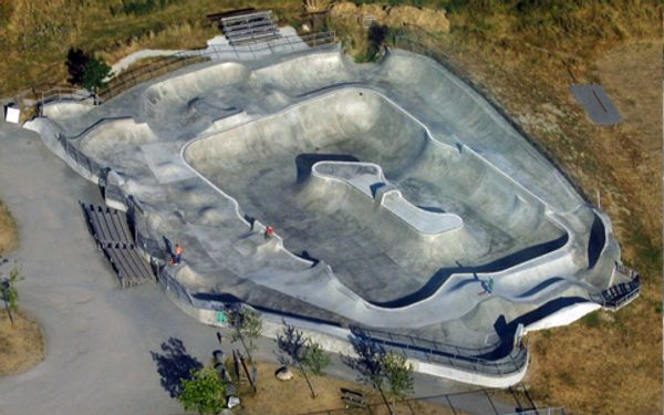 Shit I would like to skate.