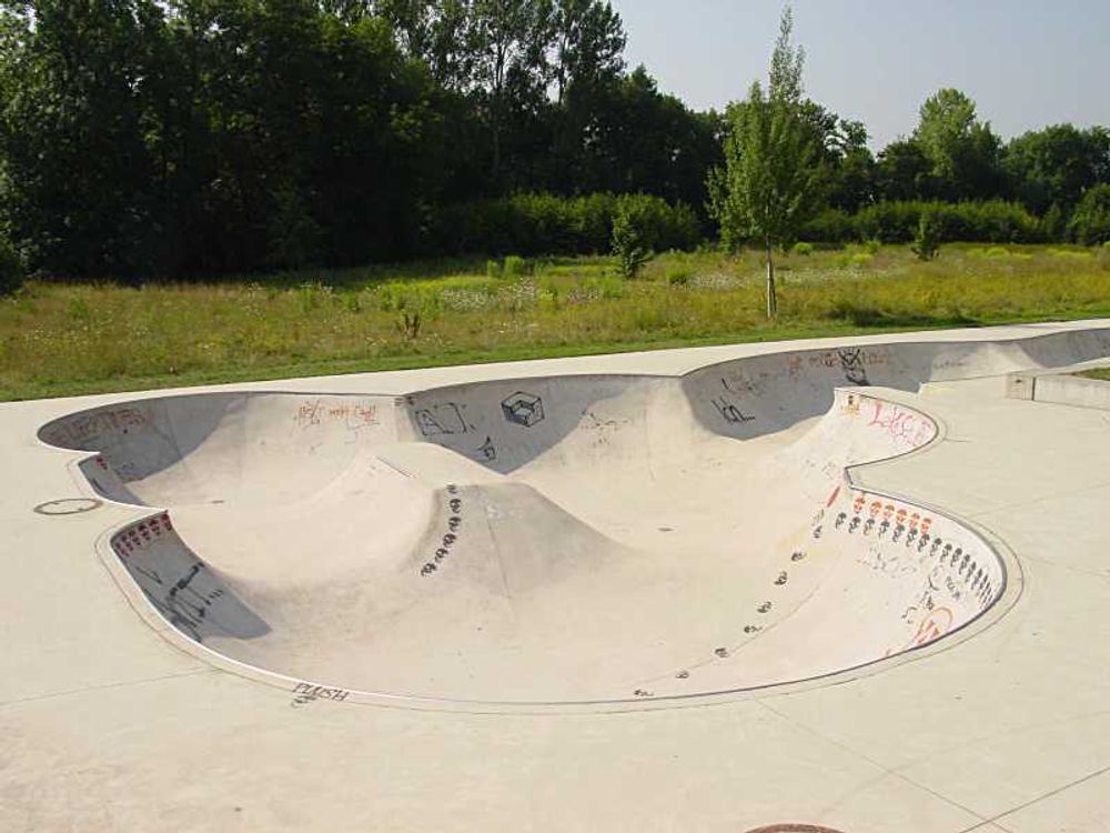RE: Shit I would like to skate.