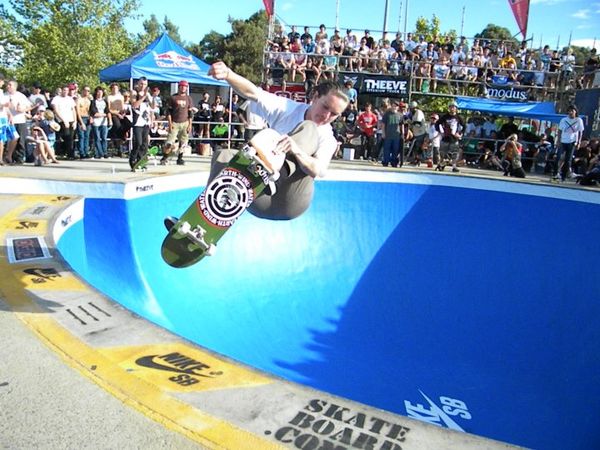 NIKE SB Belco Bowl Jam 2010