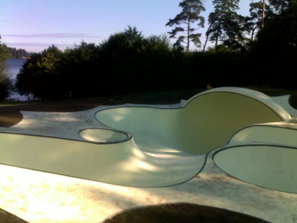Shit I would like to skate.