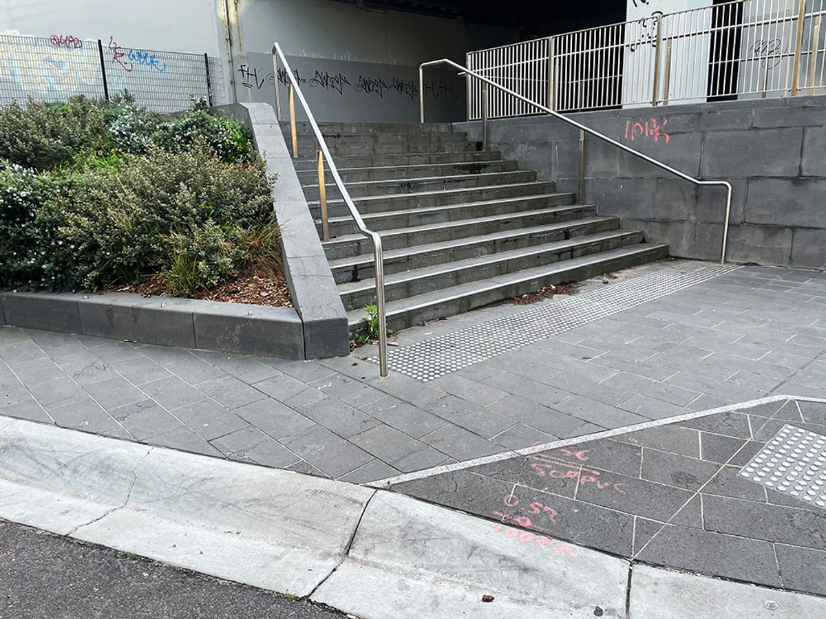 Flinders Bridge Rail skate spot