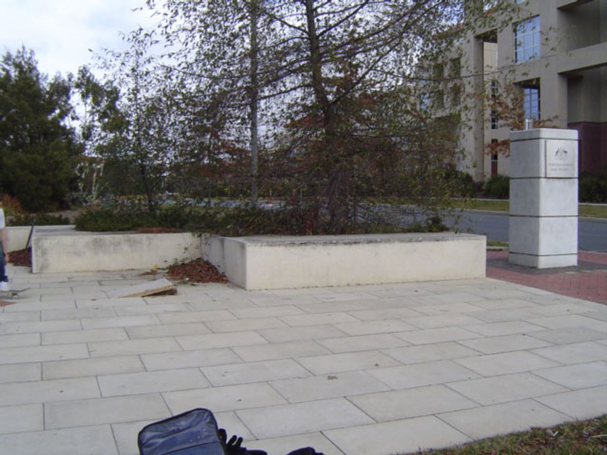 Foreign Affairs Ledge skate spot