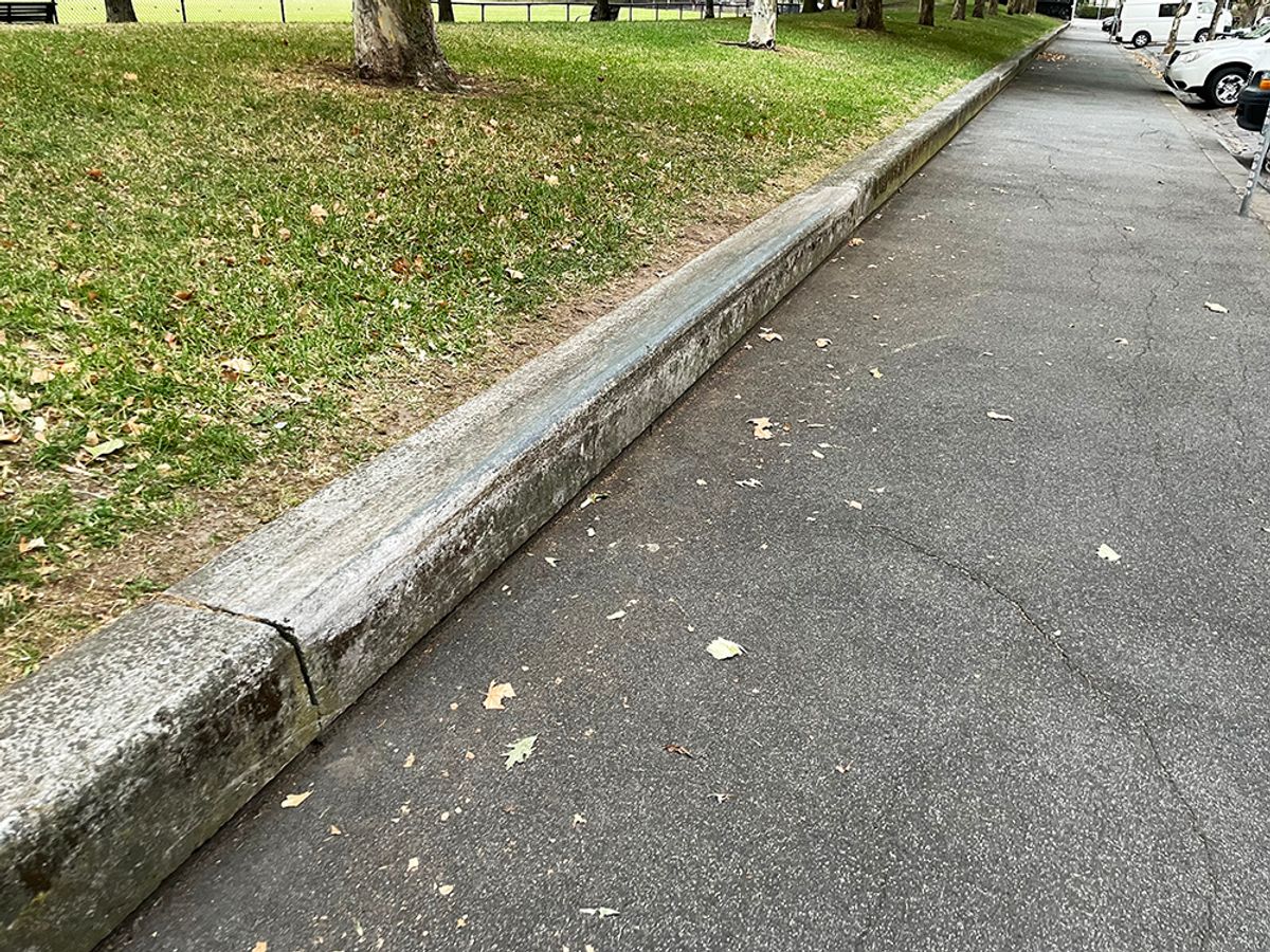Freeman St Ledges skate spot