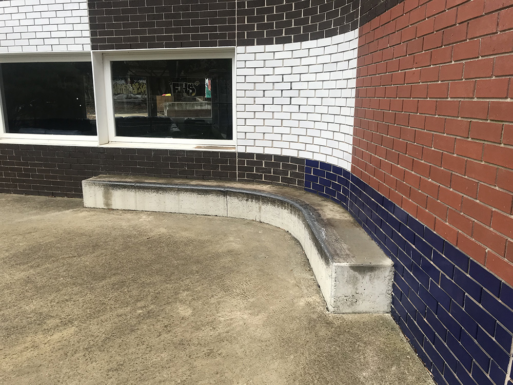 Fitzy Curved Ledge 2