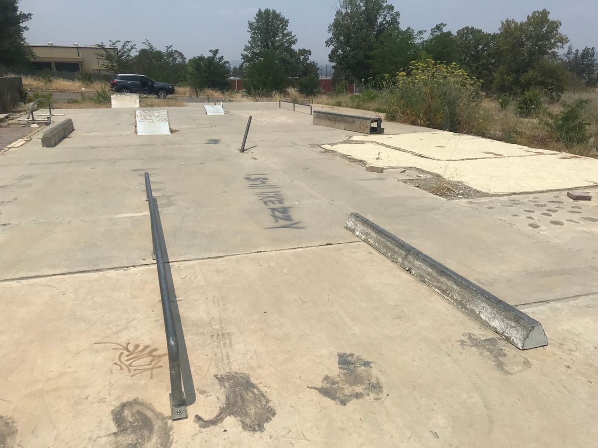 Fyshwick DIY skate spot