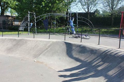 Gildersome Park Skatepark photo 3