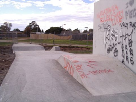 Gladstone Park Skatepark photo 3