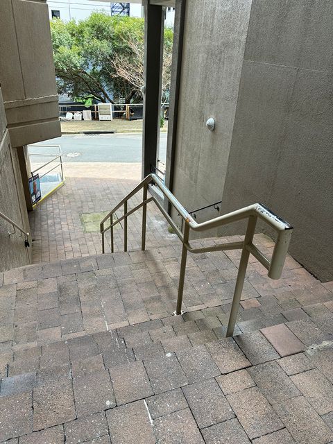 Glen St Rail photo 2