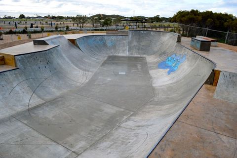 Golden Bay Mini Ramp photo 2