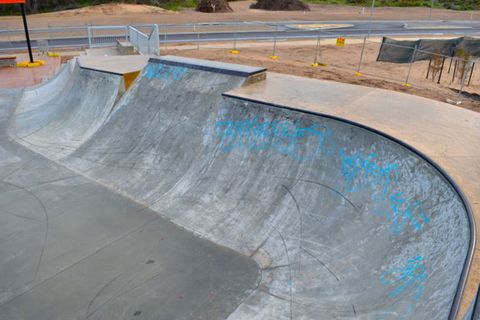 Golden Bay Mini Ramp photo 4