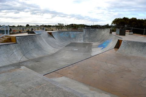 Golden Bay Mini Ramp photo 7