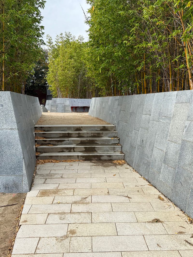 Chinese Garden Wall Banger 