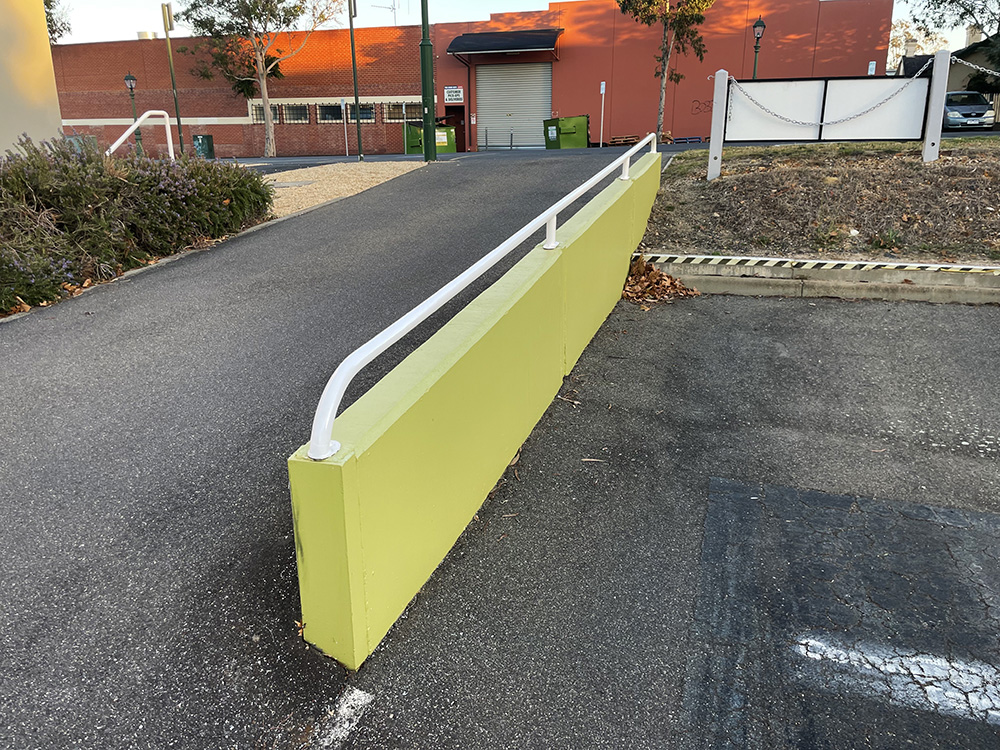 Good Dude White Rail