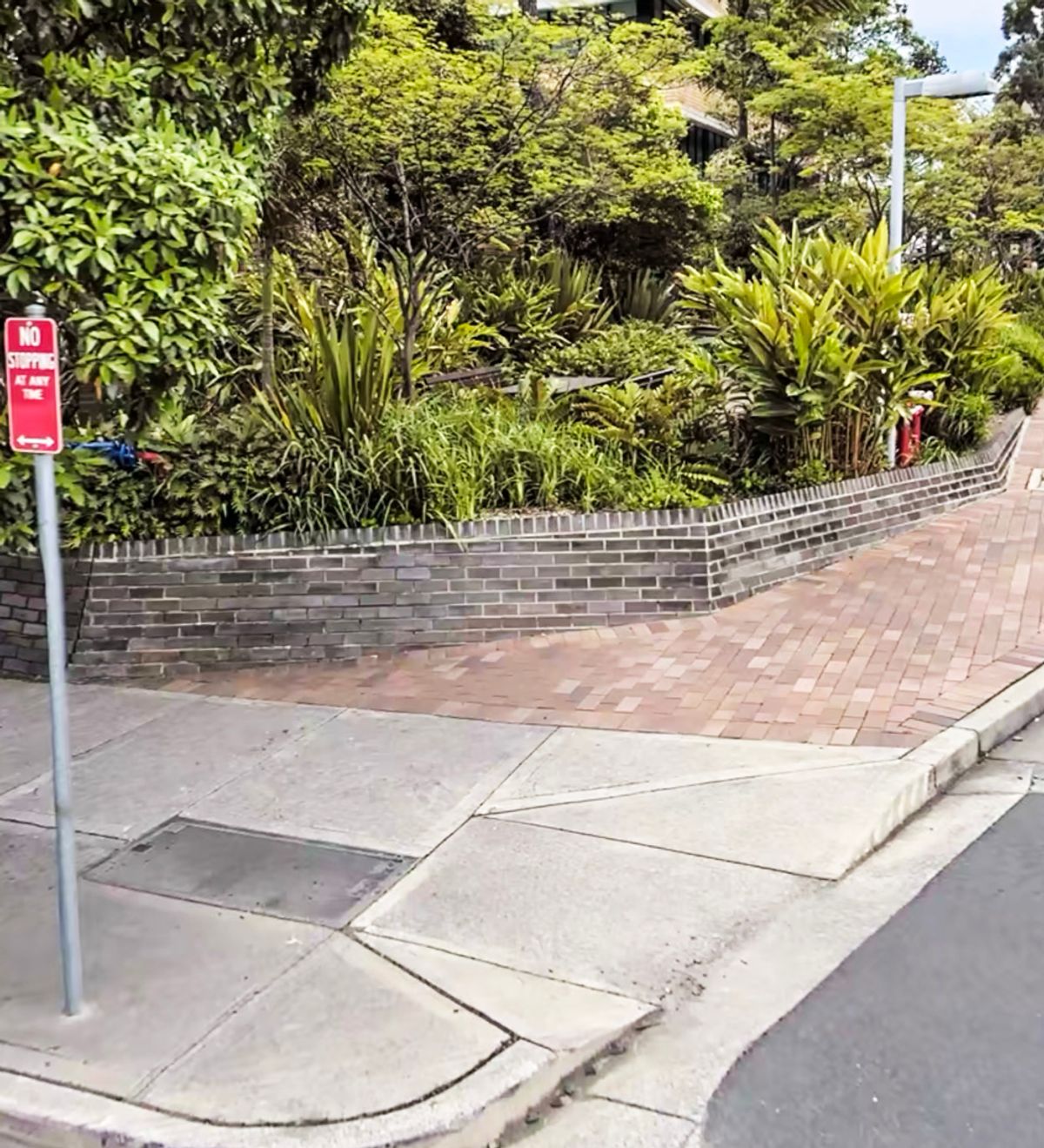 Library Way Bank skate spot