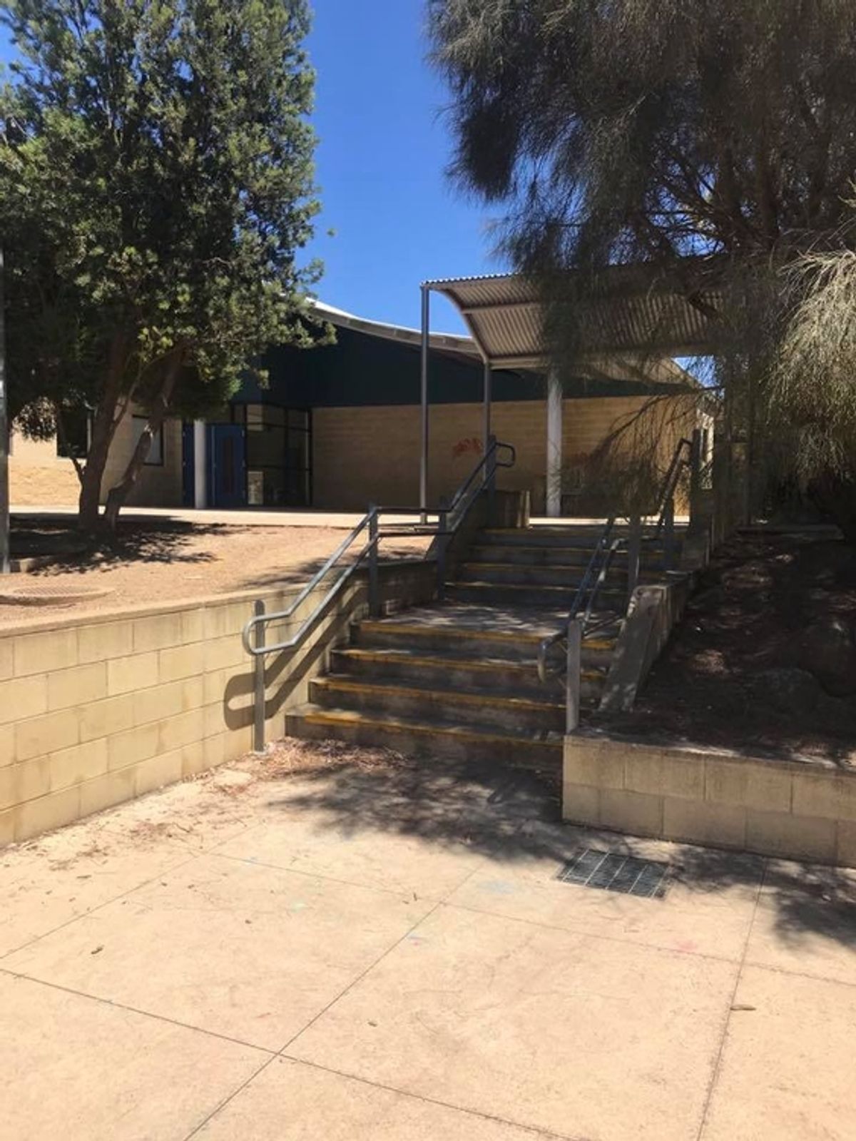 Grossmans Double Set skate spot