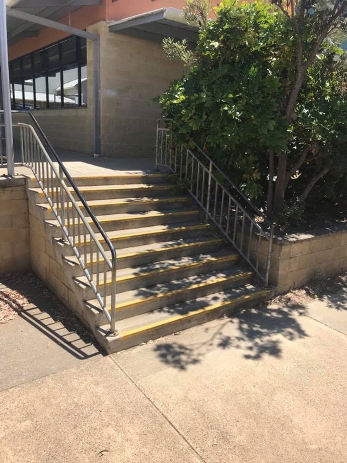 Grossmans Rail skate spot