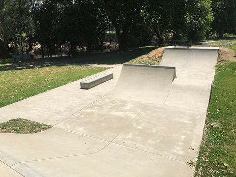 Gundagai Skatepark photo 9