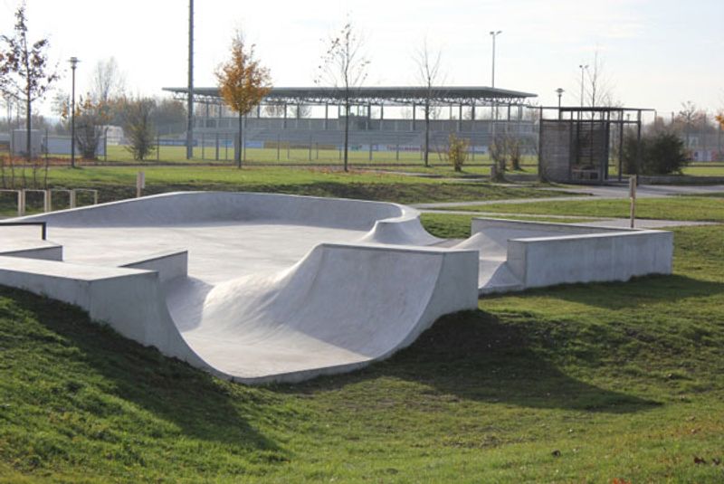 Hallbergmoos Skate Park 
