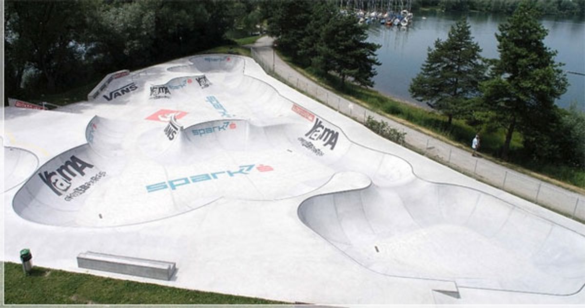 Hard Skate Park skatepark