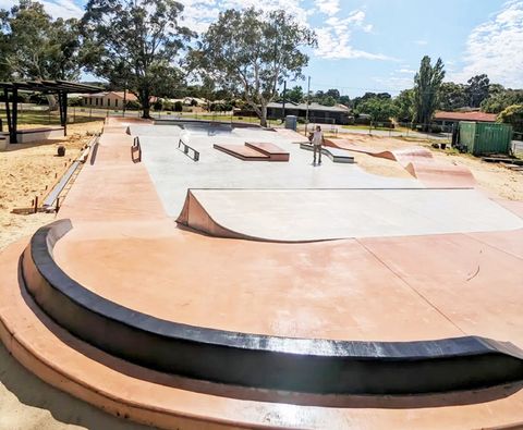 Harvey Skatepark photo 9