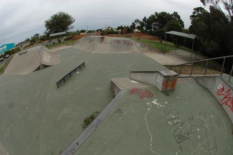 Heywood Skate Park photo 3