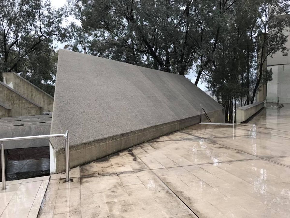 High Court Bank skate spot