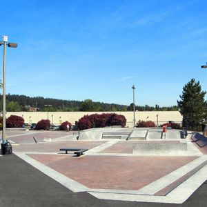Highlands Skate Plaza