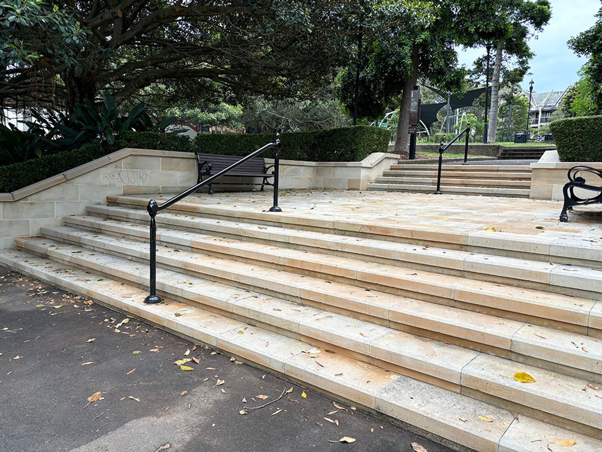 Hollis Park Double Set skate spot
