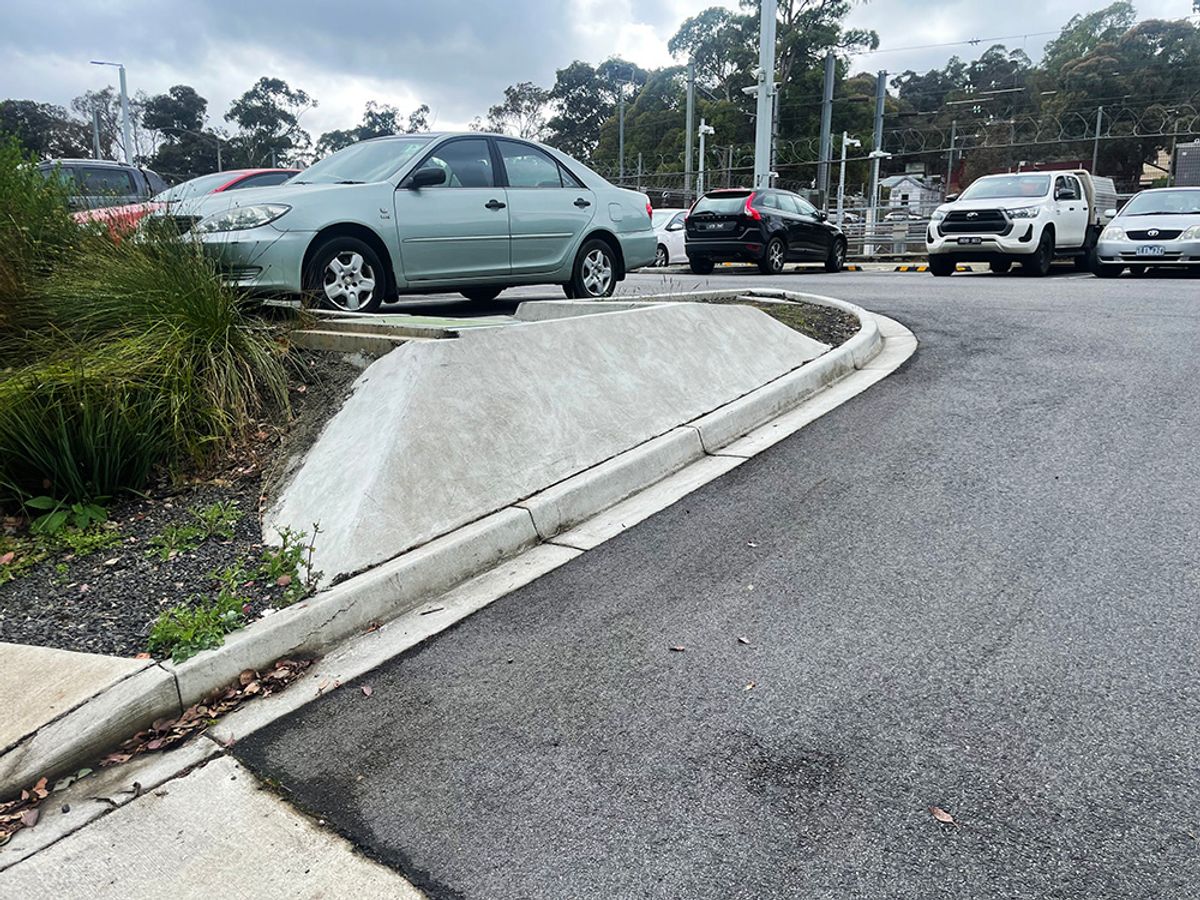 Hurstbridge Bank skate spot