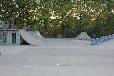 Woodhouse Skatepark photo 3
