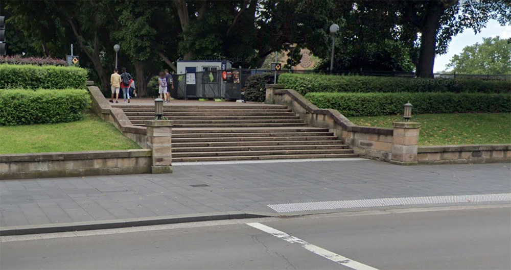 Hyde Park Double Set 