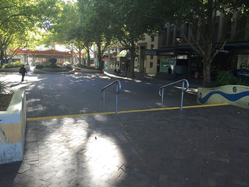 Petrie Plaza / Baileys Corner