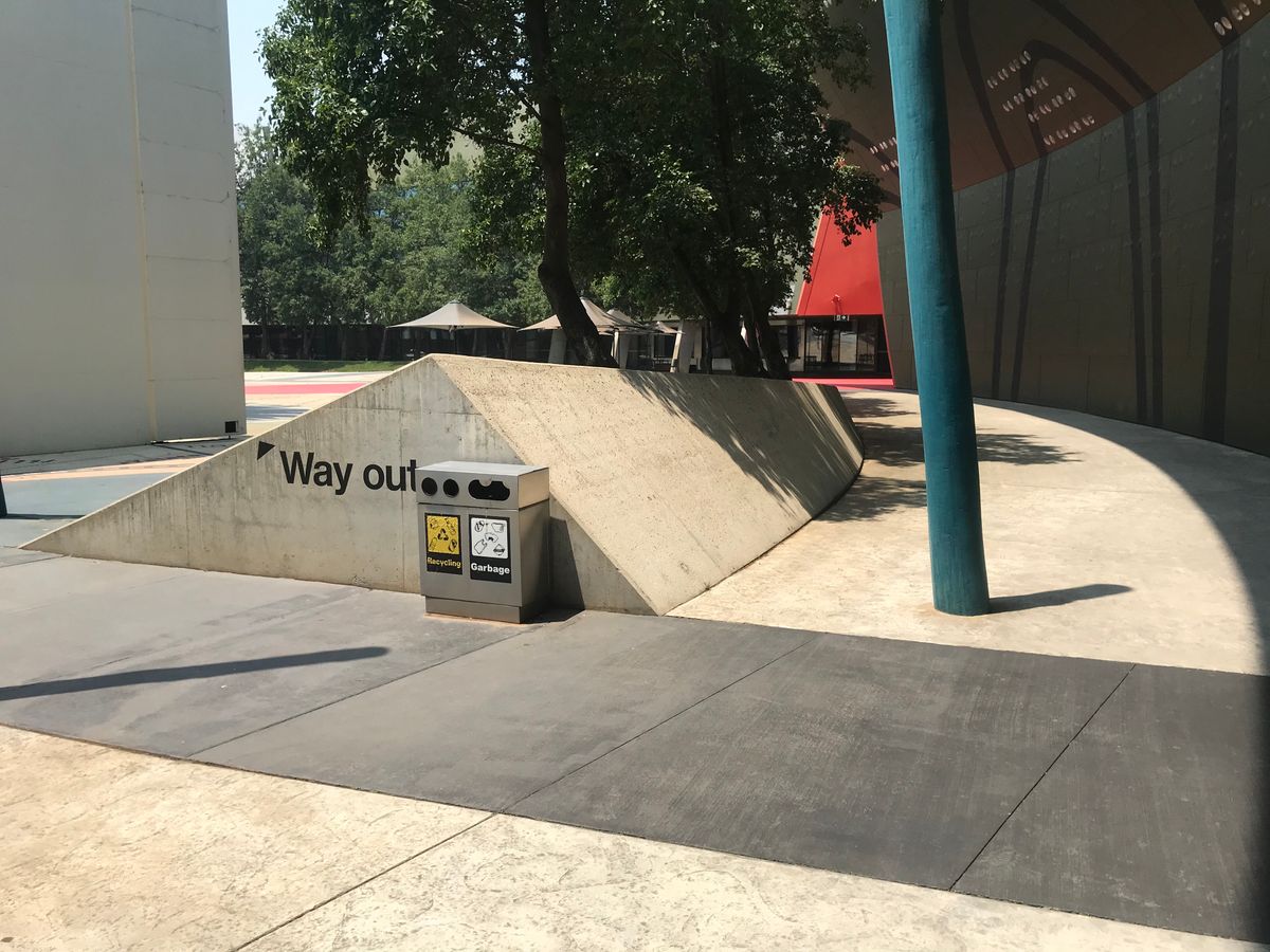 Museum Bank skate spot