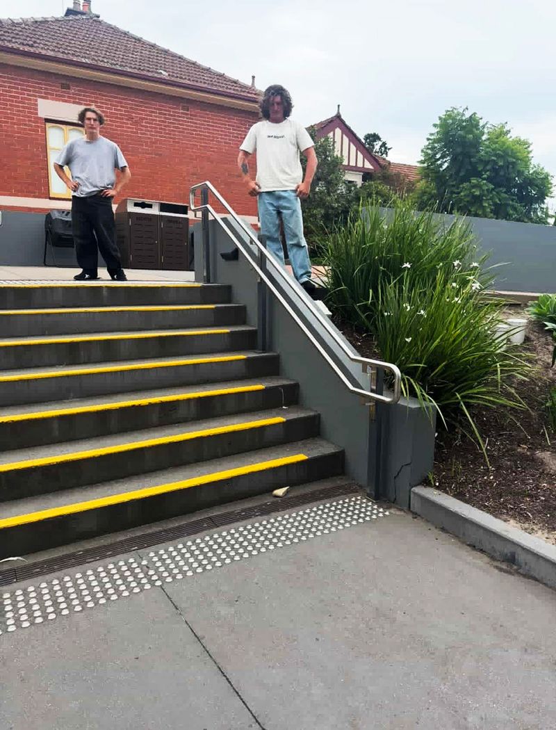 Ivonhoe Girls Rail 