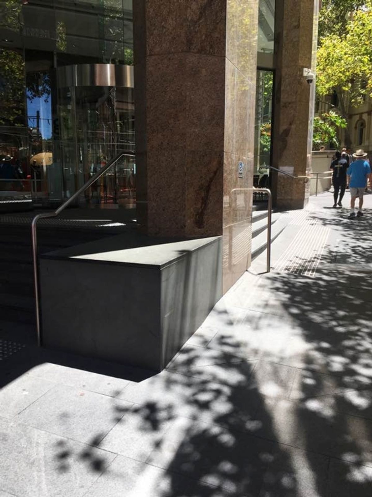 Jamieson St Overrail skate spot