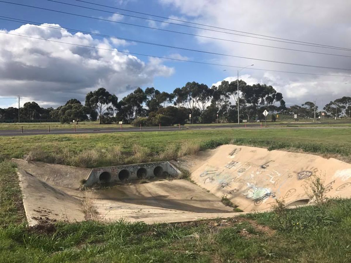 Keilor Lodge Ditch skate spot