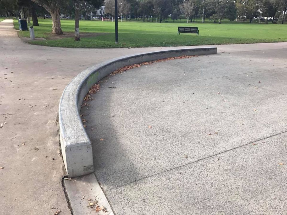 JJ Holland Ledges skate spot