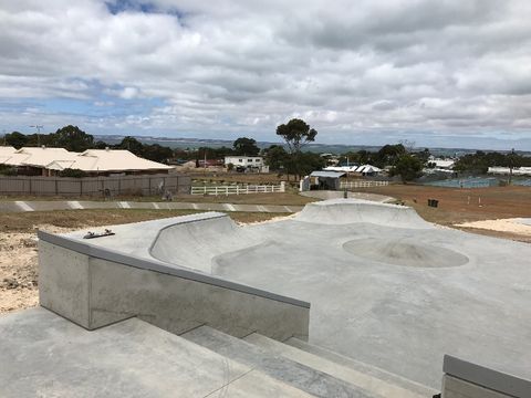Kingscote Skatepark photo 13