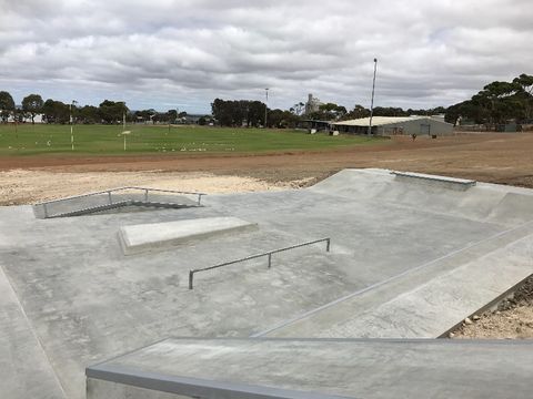 Kingscote Skatepark photo 15
