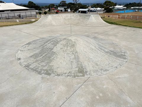 Kingscote Skatepark photo 2