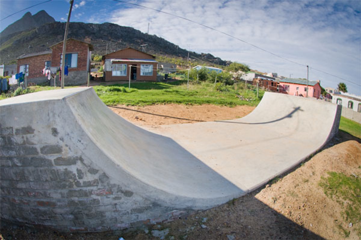 Kleimond Mini Ramp skatepark